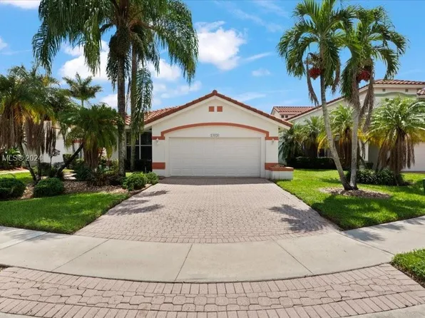 14920 Bel Aire Dr S, Pembroke Pines, FL 33027