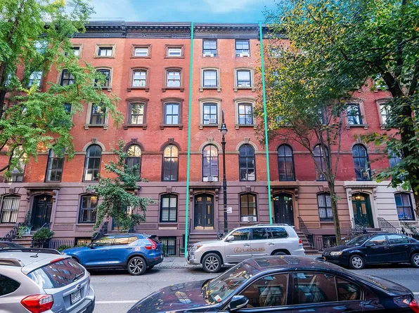 120 E 10th St, New York, NY 10003