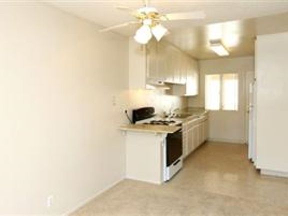 3rd image of 968 Merritt Dr #15