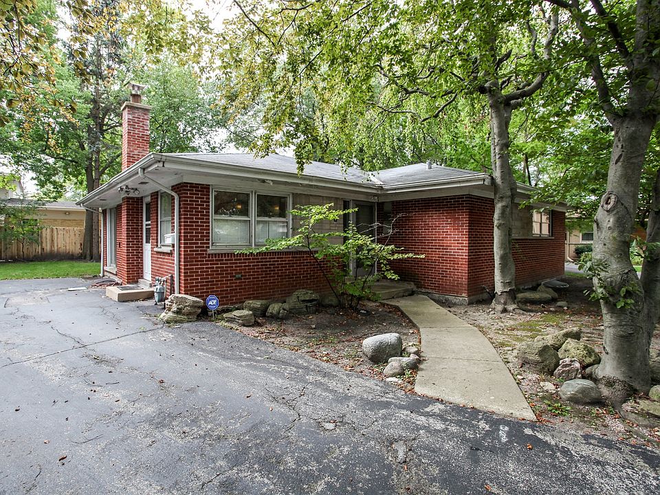 1st image of 823 Lacrosse Ct