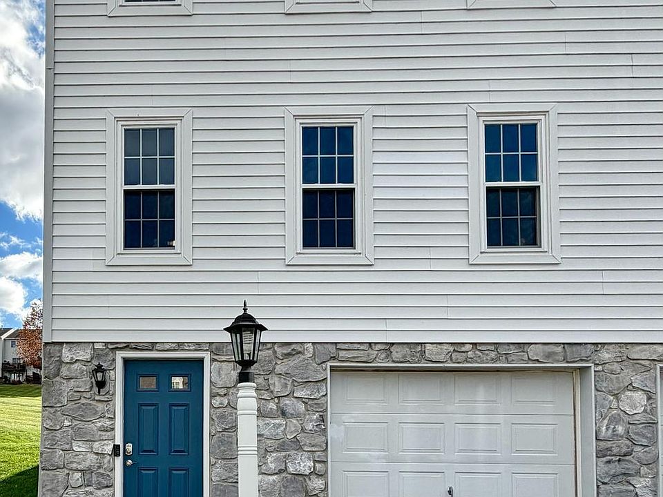 1st image of 2730 Woodmont Dr