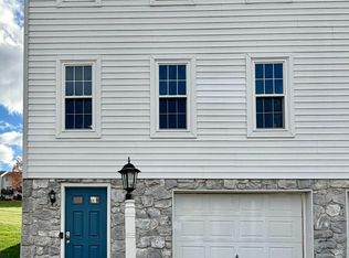 2730 Woodmont Dr, York, PA