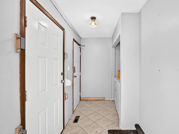 4th image of 12424 46th St NW