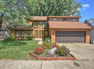 2670 S Forrest Green Dr, Decatur, IL 62521