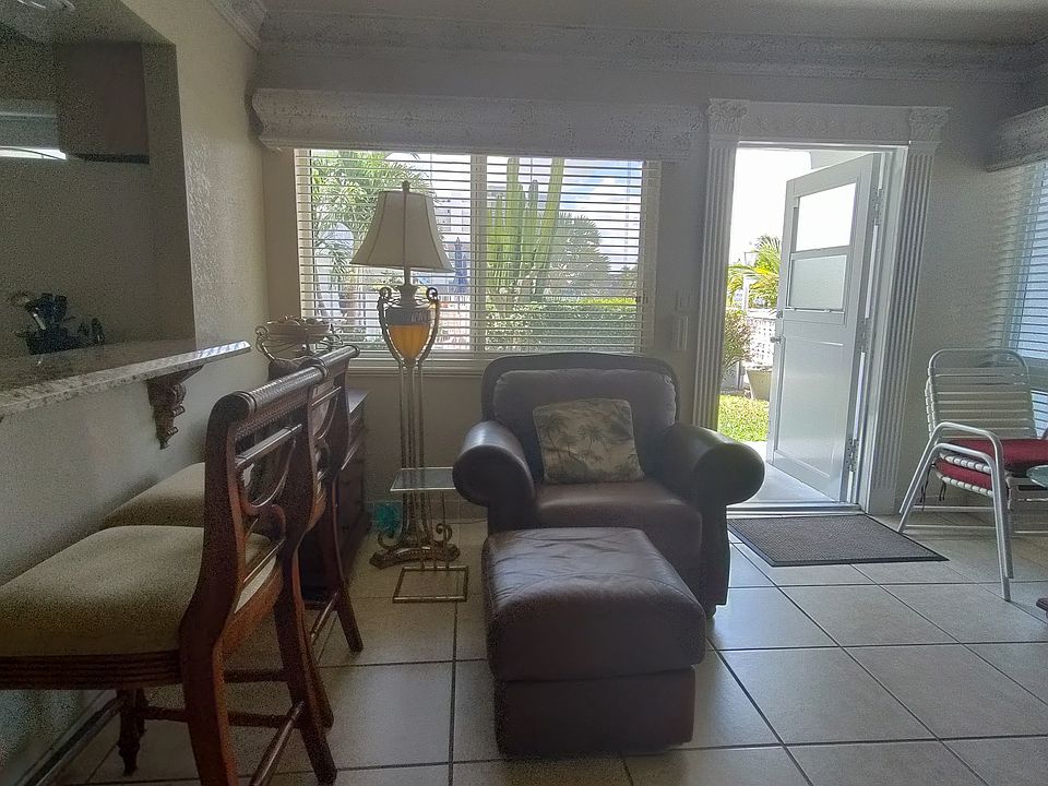 1st image of 3232 Canal Dr