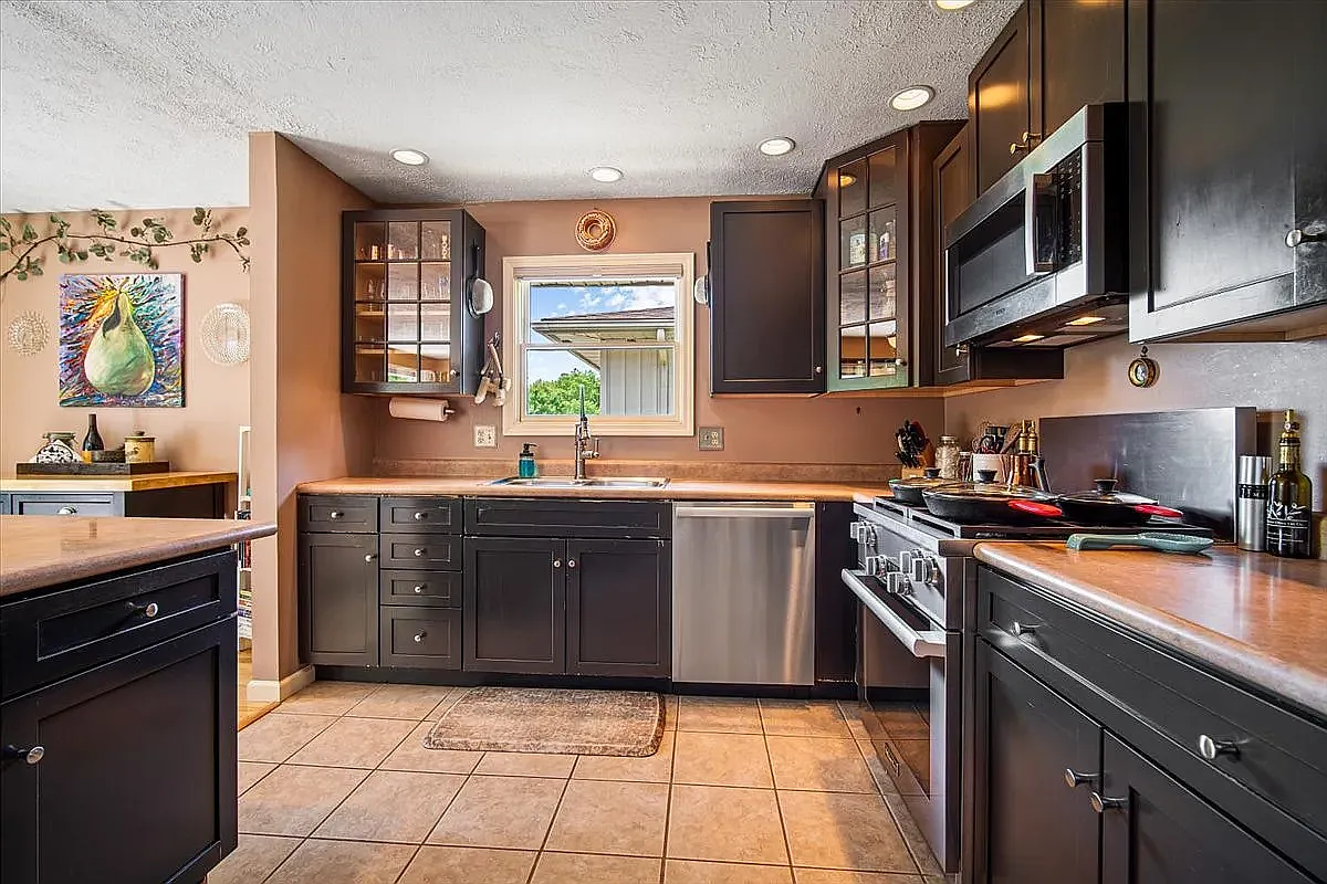 3 bed, 7700 sqft, $750 — Photo 3
