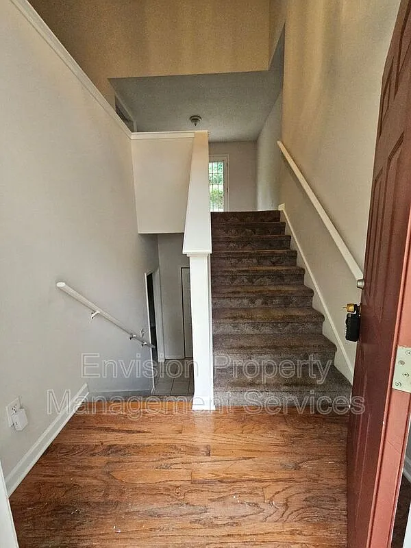 Building Photo - 10996 Knotty Pine Pl