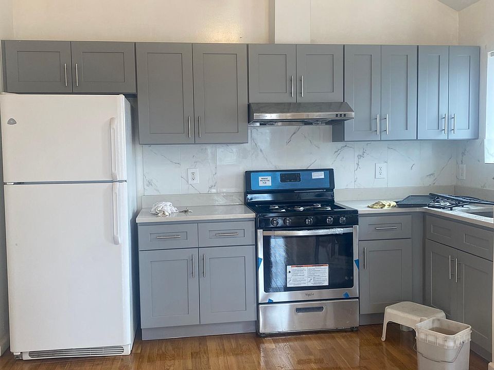 1st image of 916 Hollywood Ave #2