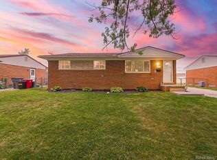 35725 Griswald St, Clinton Township, MI 48035