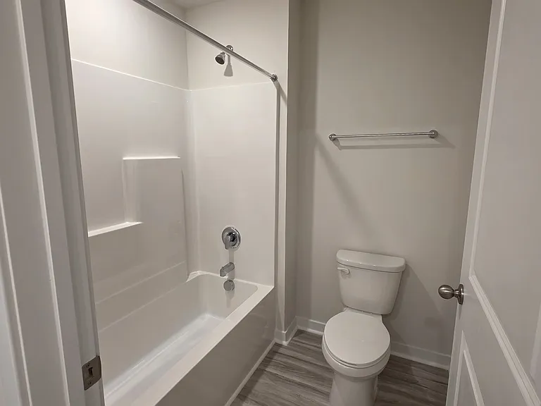 1628 Secrest Commons Dr — Photo 21