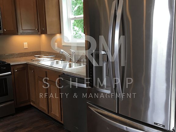 5th image of 631 E Chestnut St #B