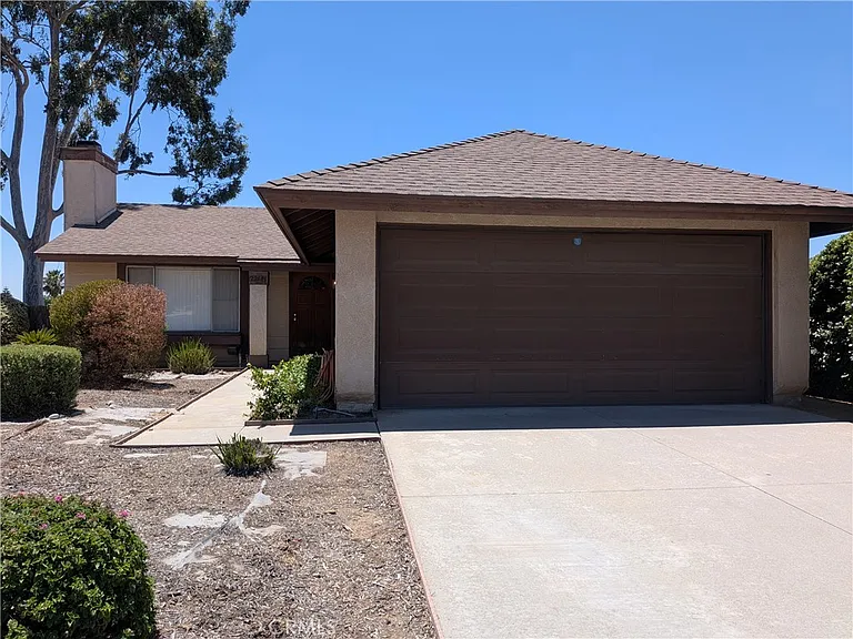 22665 Ashford Cir — Photo 2