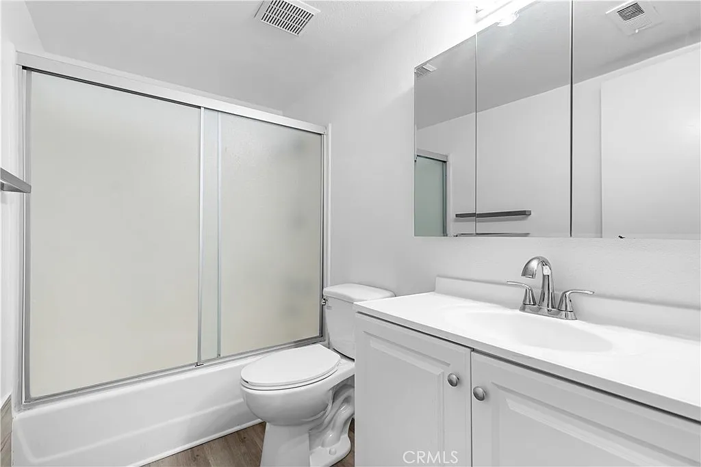 2 bed, 1026 sqft, $3,000 — Photo 4