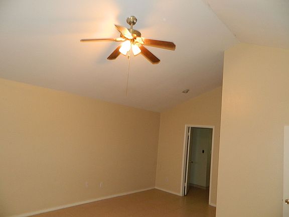 5th image of 816 Park Cir