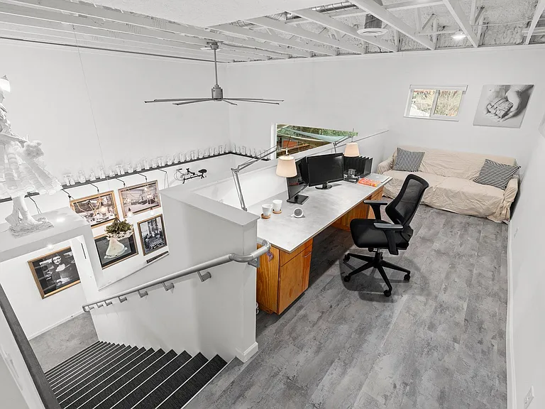 2046 S Forest Ave — Photo 9