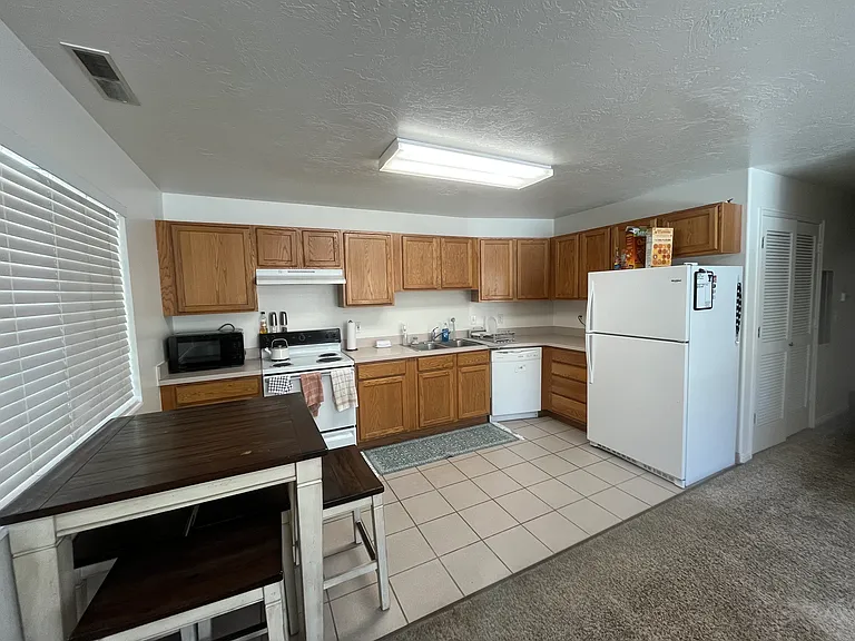 760 N 300 E #8 — Photo 5