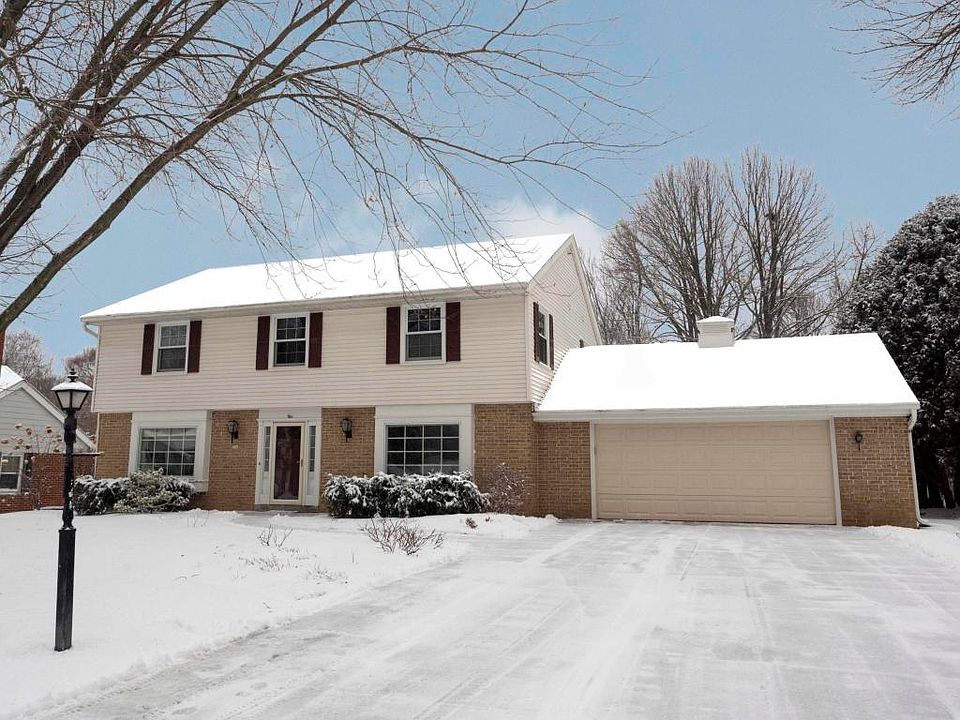 1st image of 336 Crescent Ln