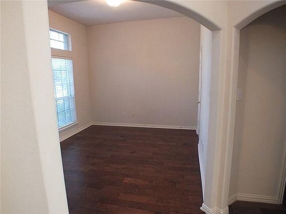 5th image of 1205 Whispering Oaks Dr