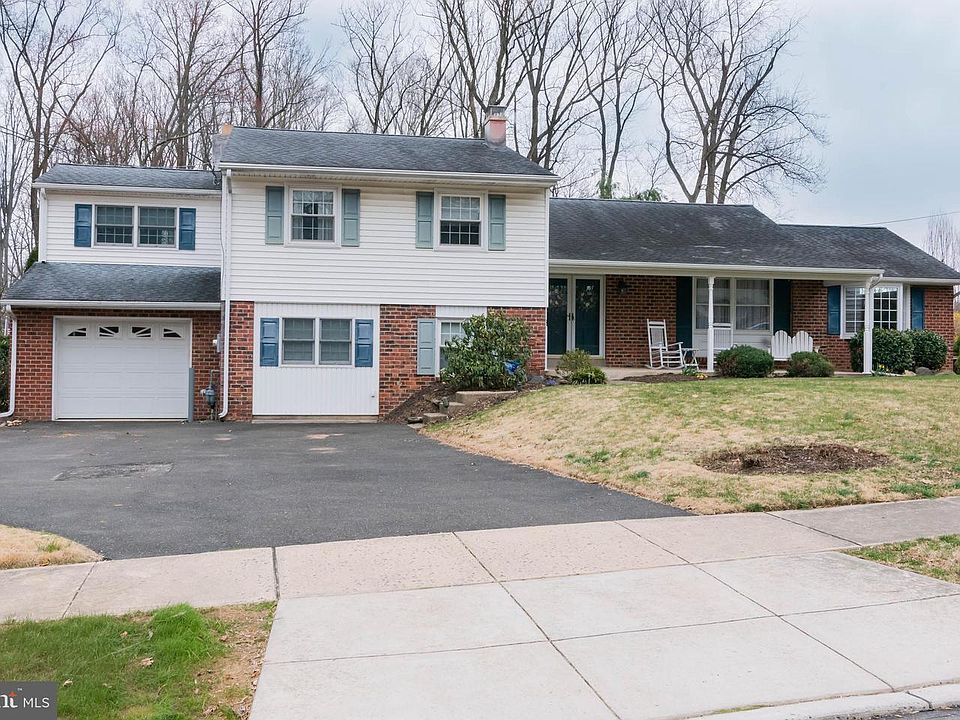 1st image of 111 Clarrige Dr