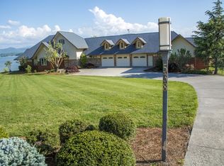 538 Riverchase Ln, Dandridge, TN 37725