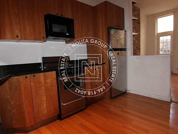 4th image of 245 Mulberry St APT 2