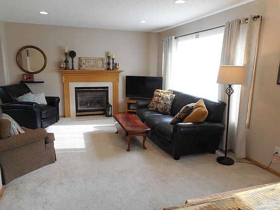 4th image of 3804 Evergreen Ln