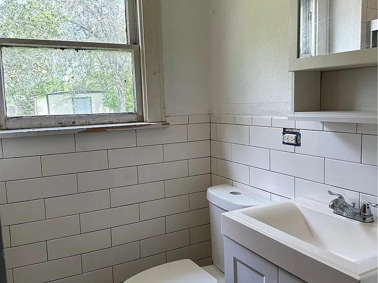 1005 E Fulton St — Photo 19