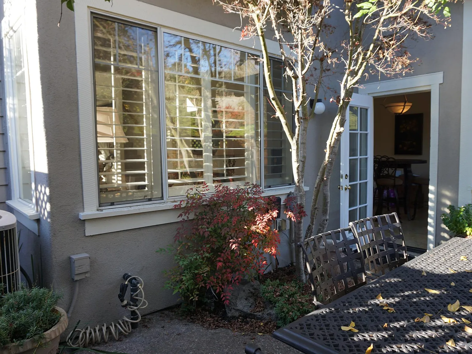4 bed, 2.5 bath, 1890 sqft, $4,700 — Photo 3