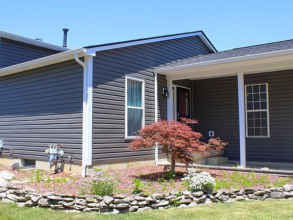 5th image of 99 Glengary Dr