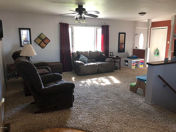 5th image of 805 1st Ave NW