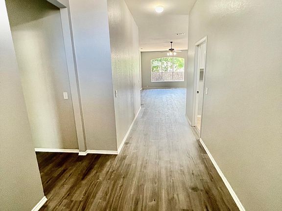 4th image of 4030 Chinaberry Dr