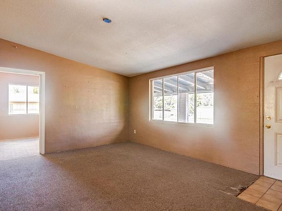 2nd image of 216 S Avenue C