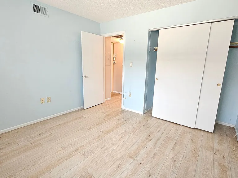 509 W Venice Ave #102 — Photo 21