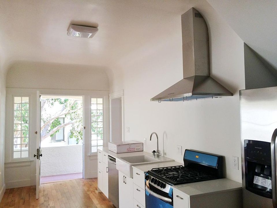 1st image of 1328 Kellam Ave #1/2