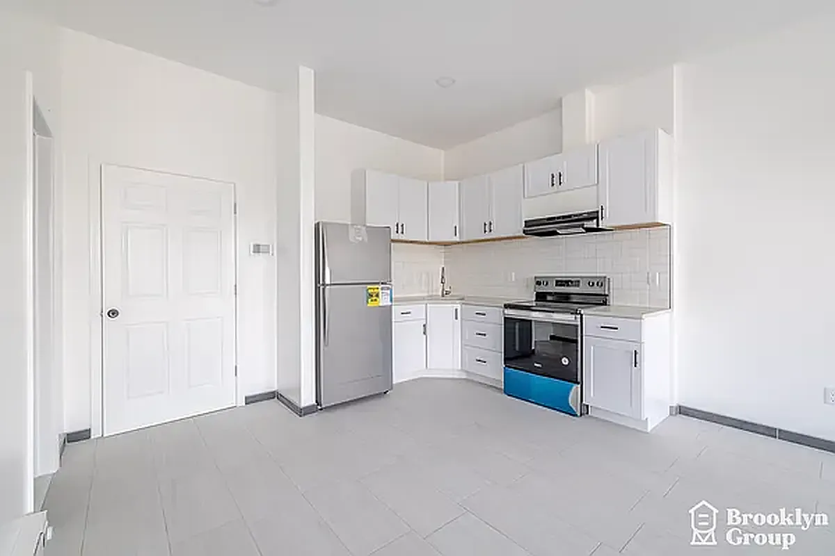 610 East 16th Street — Photo 1