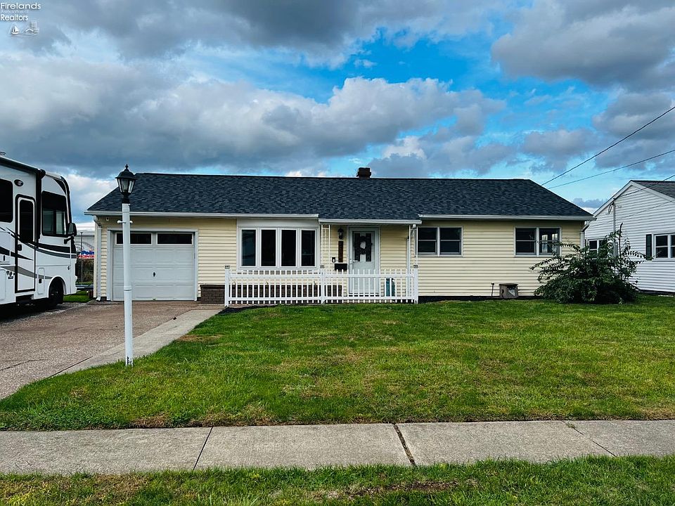 1st image of 2715 N Bayview Ln