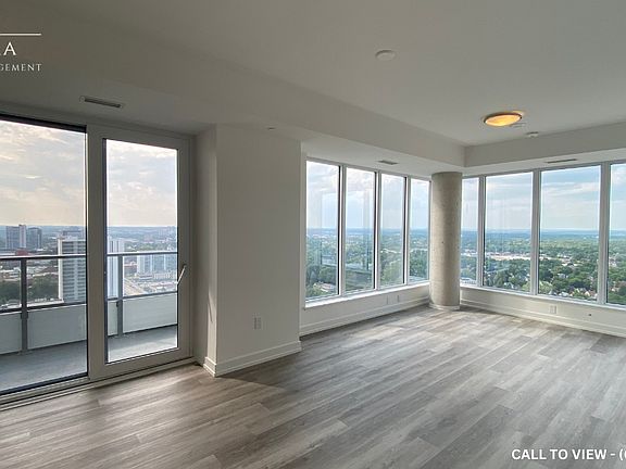 2nd image of 15 Wellington St S #2712