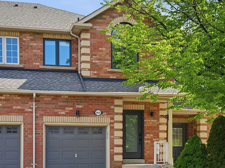 165 Margaret Dr — Photo 2