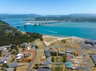 1702 NW Canal St, Waldport, OR 97394
