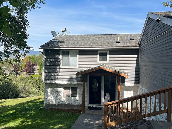 3rd image of 2204 E Vista Dr