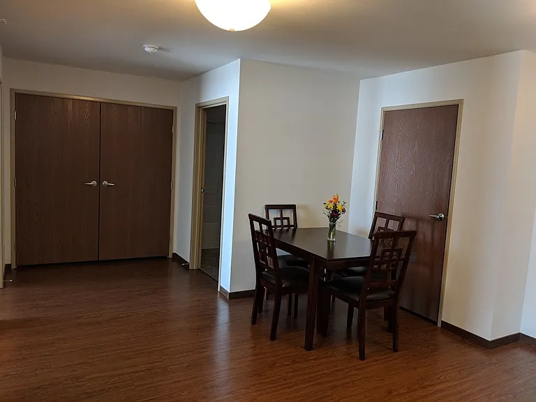 1406 N Main St — Photo 18