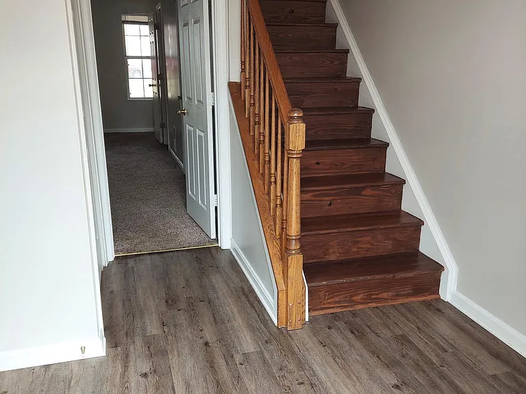 20146 Daniels Cir — Photo 4