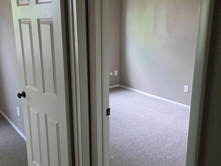 1979 Sandalwood Ln — Photo 34