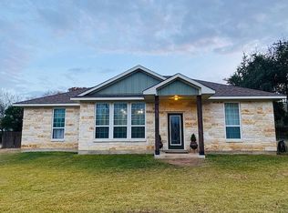 500 E Ash Dr, Johnson City, TX 78636