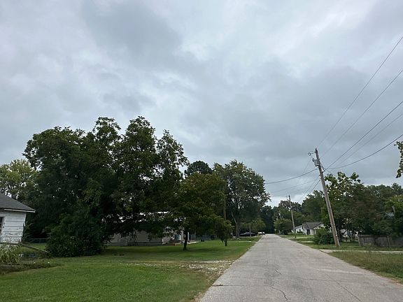 5th image of 638 Don St