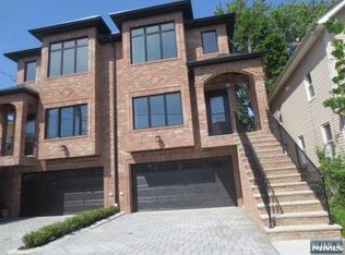427 Westview Pl #A, Fort Lee, NJ 07024
