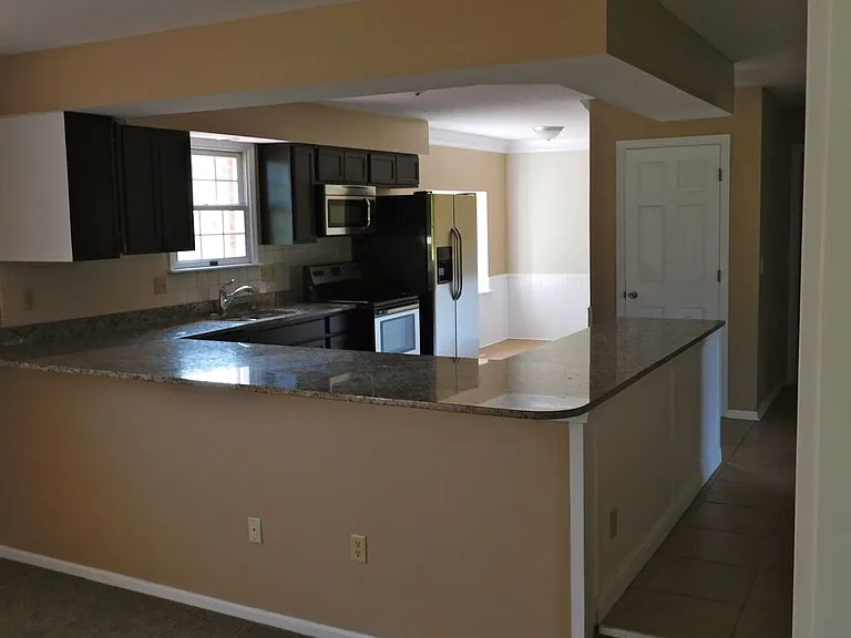 7608 Kyles Station Rd — Photo 19
