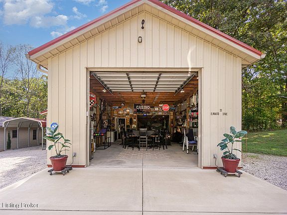 4th image of 33 Elmwood Dr