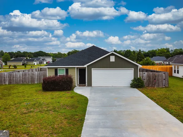 111 Auburn Cir, Glennville, GA 30427