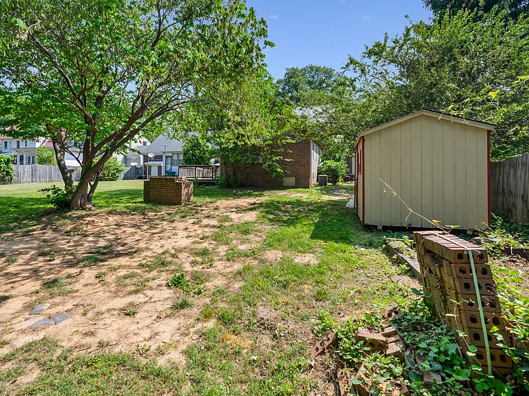 3408 Montrose Ave — Photo 46